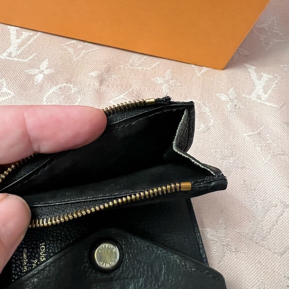 Louis Vuitton Compact Zoe Wallet in Black Monogram Empreinte Leather - Picture 7 of 9